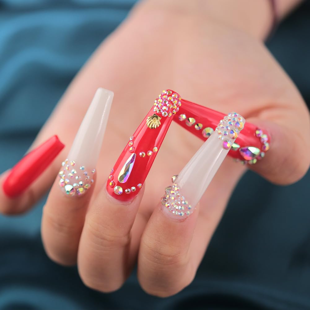 BELLEBOOST ultra-small crystals create subtle, striking nail accents for everyday wear.