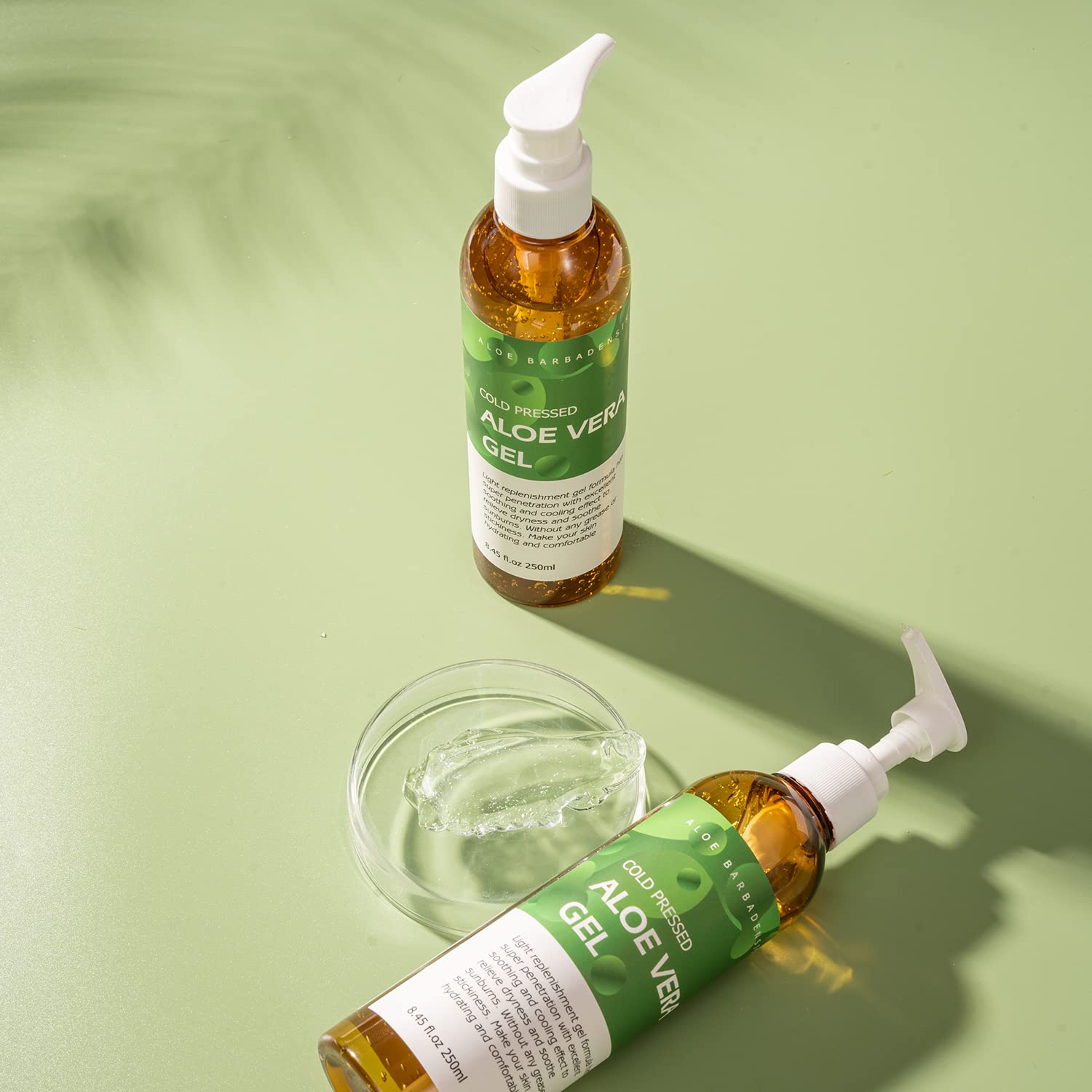 Benatu Aloe Vera Gel texture close-up highlights non-greasy, fast-absorbing consistency.