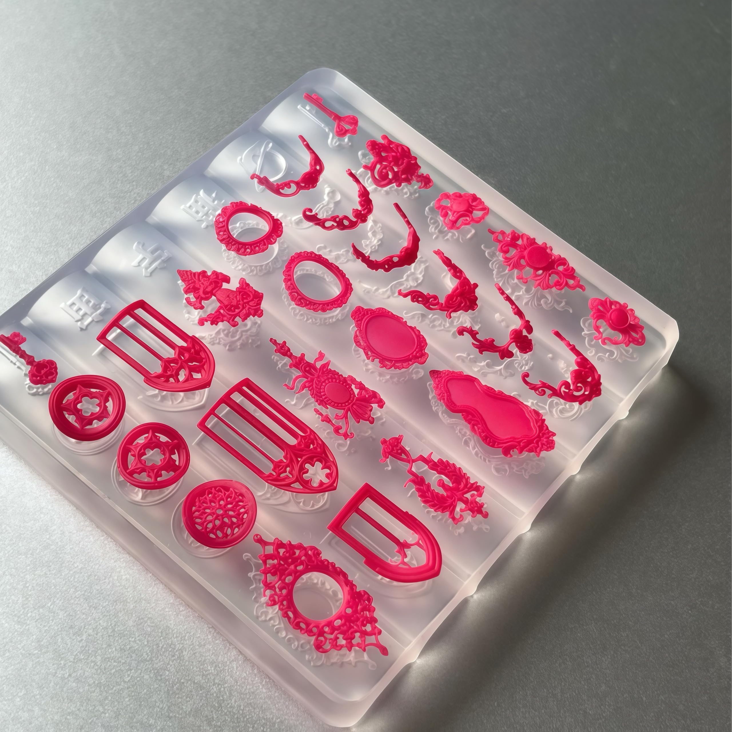 BHCCXZ versatile mold works with many nail shapes.