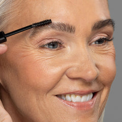 Billion Dollar Brows bdb Eyebrow Gel waterproof-formula keeps brows in place in humidity.