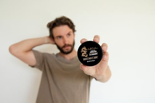 Long-lasting matte hold demonstrated on hair strands