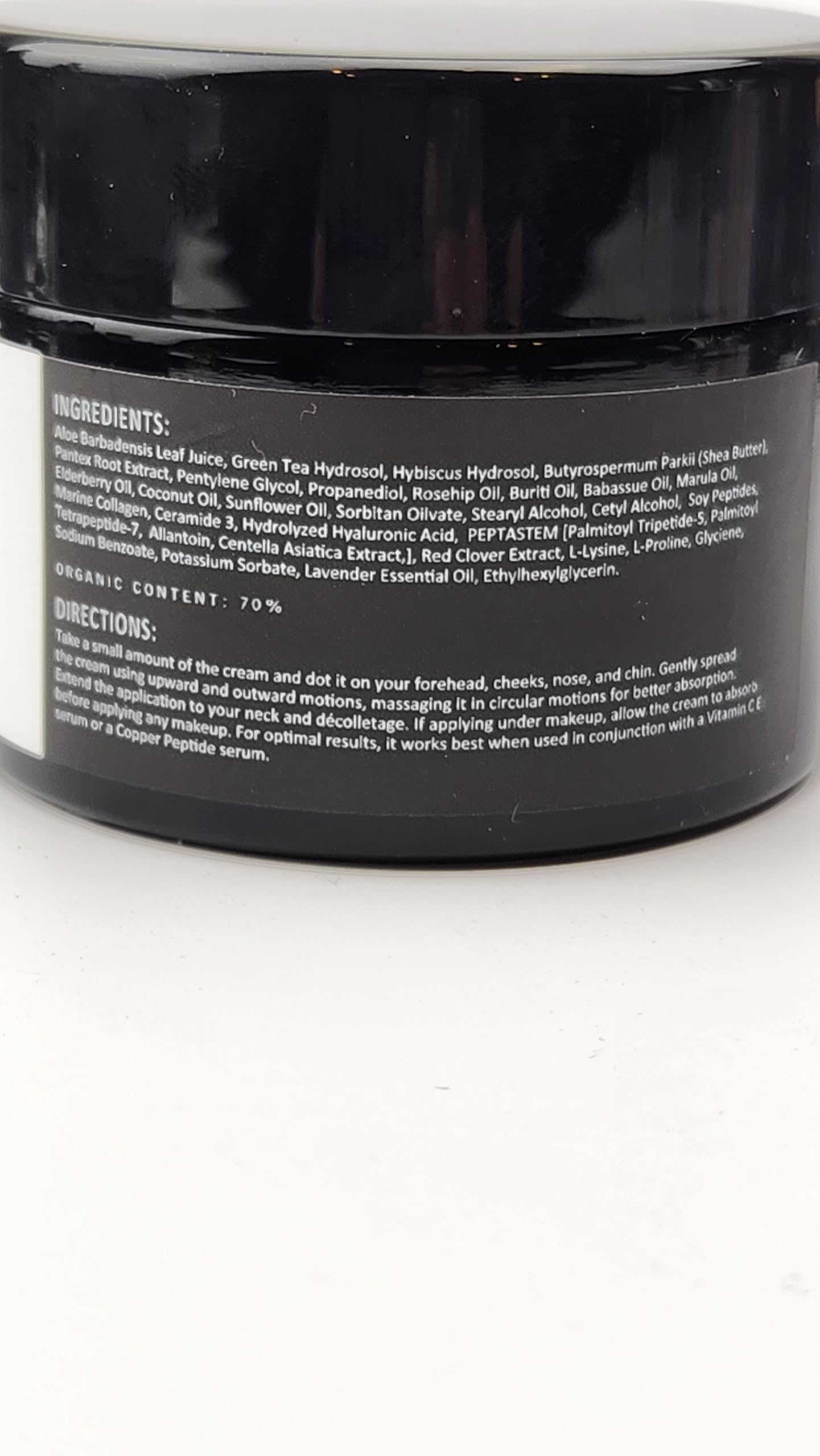 BIOCELLMED Night cream texture radiance image emphasizes improved skin texture and glow.