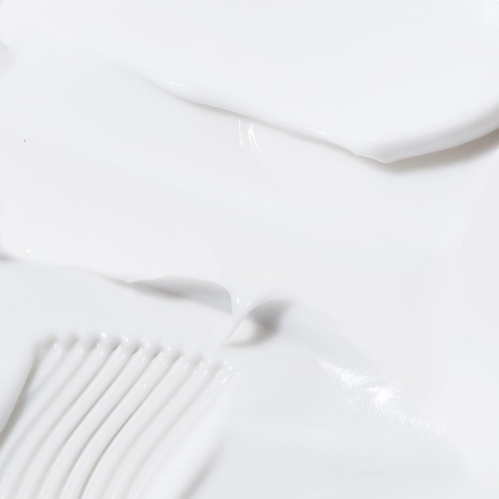 BIOSSANCE Squalane Omega Repair texture close-up illustrating quick absorption