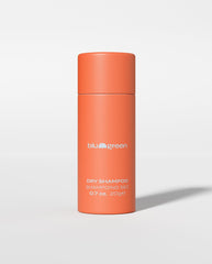 Blu & Green dry shampoo powder bottle pour enhances refreshment by absorbing excess oil.