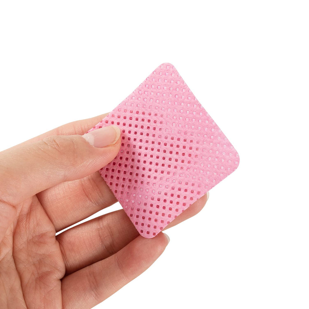 BLUERISE no-shed wipes maintain tidy workspaces.