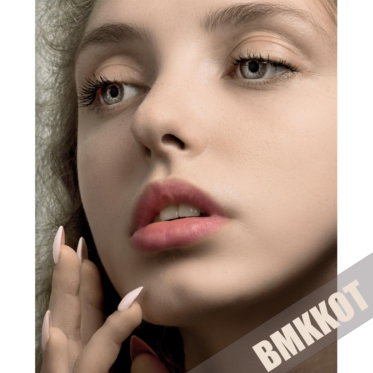 BMKKOT reusable flower nails offer versatile style options.