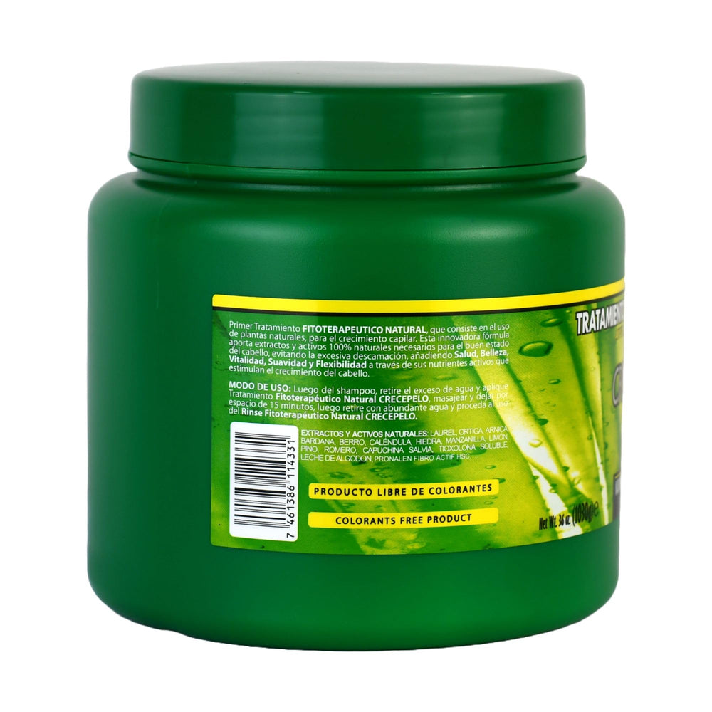 Boe Crece Pelo application scene massaging product into scalp for hydration.