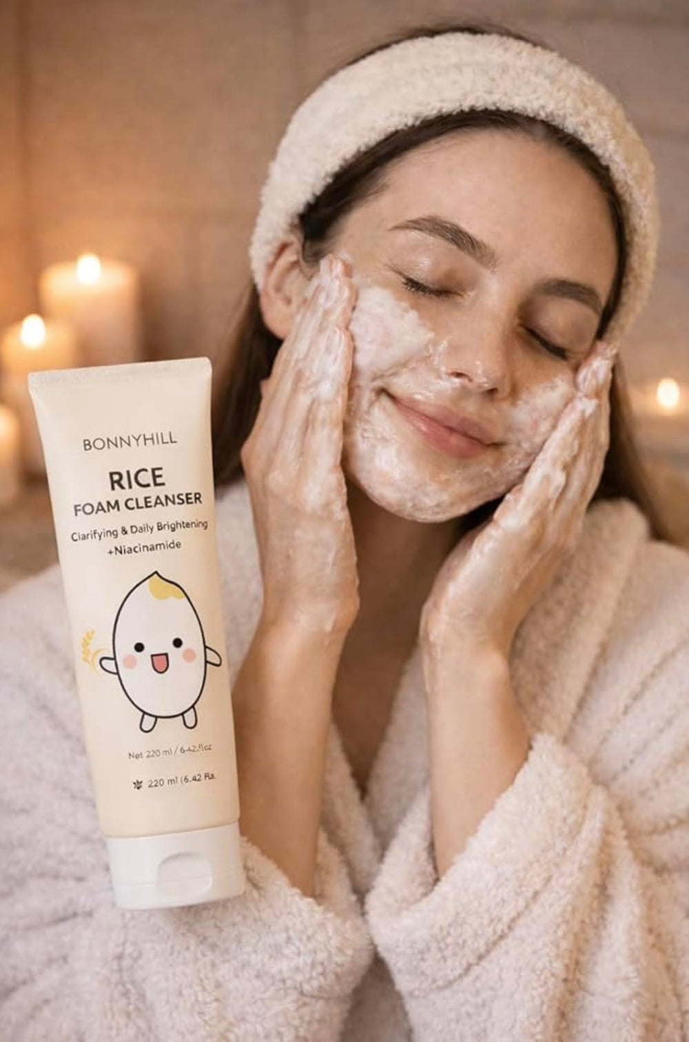Creamy rice foam close-up showing gentle cleansing and moisture retention.