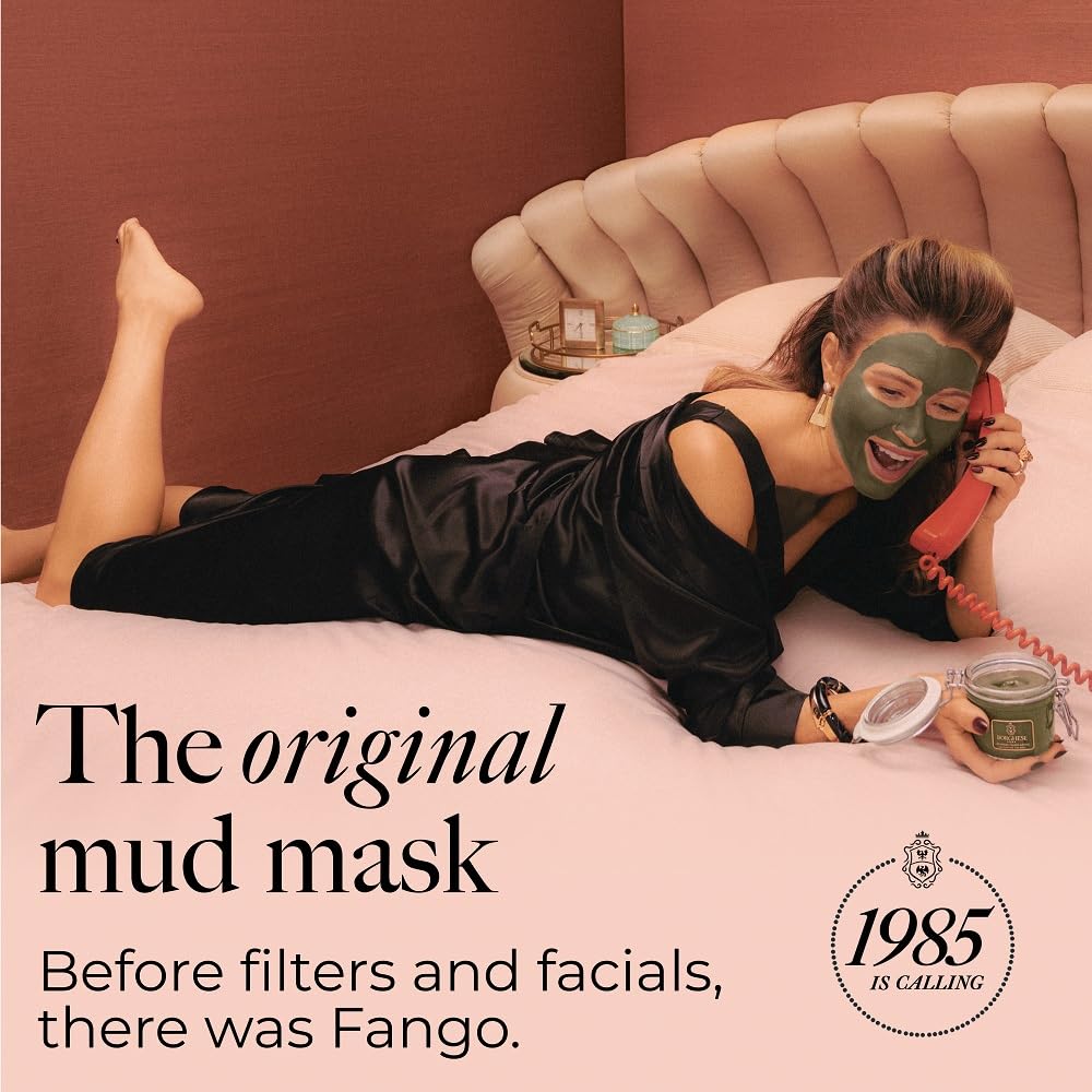Borghese Advanced Fango texture closeup shows clay-rich mud for detoxification.