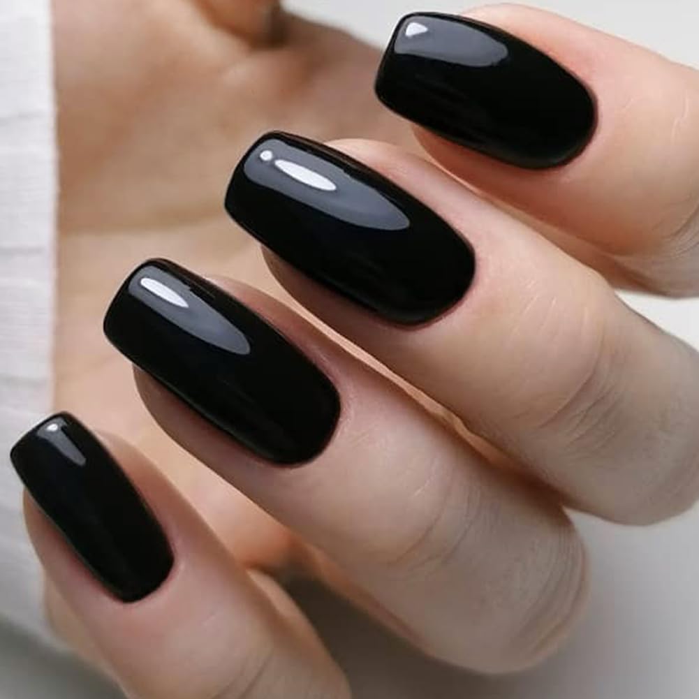 Born Pretty application process shows an easy, smooth finish for at-home nails.
