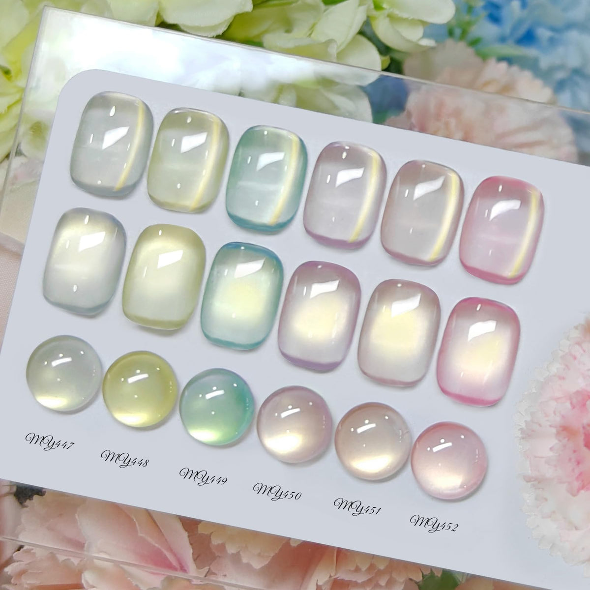 Born Pretty Golden Mirage Cat Magnetic Eye nail polish in gold glitter for dazzling nails.
