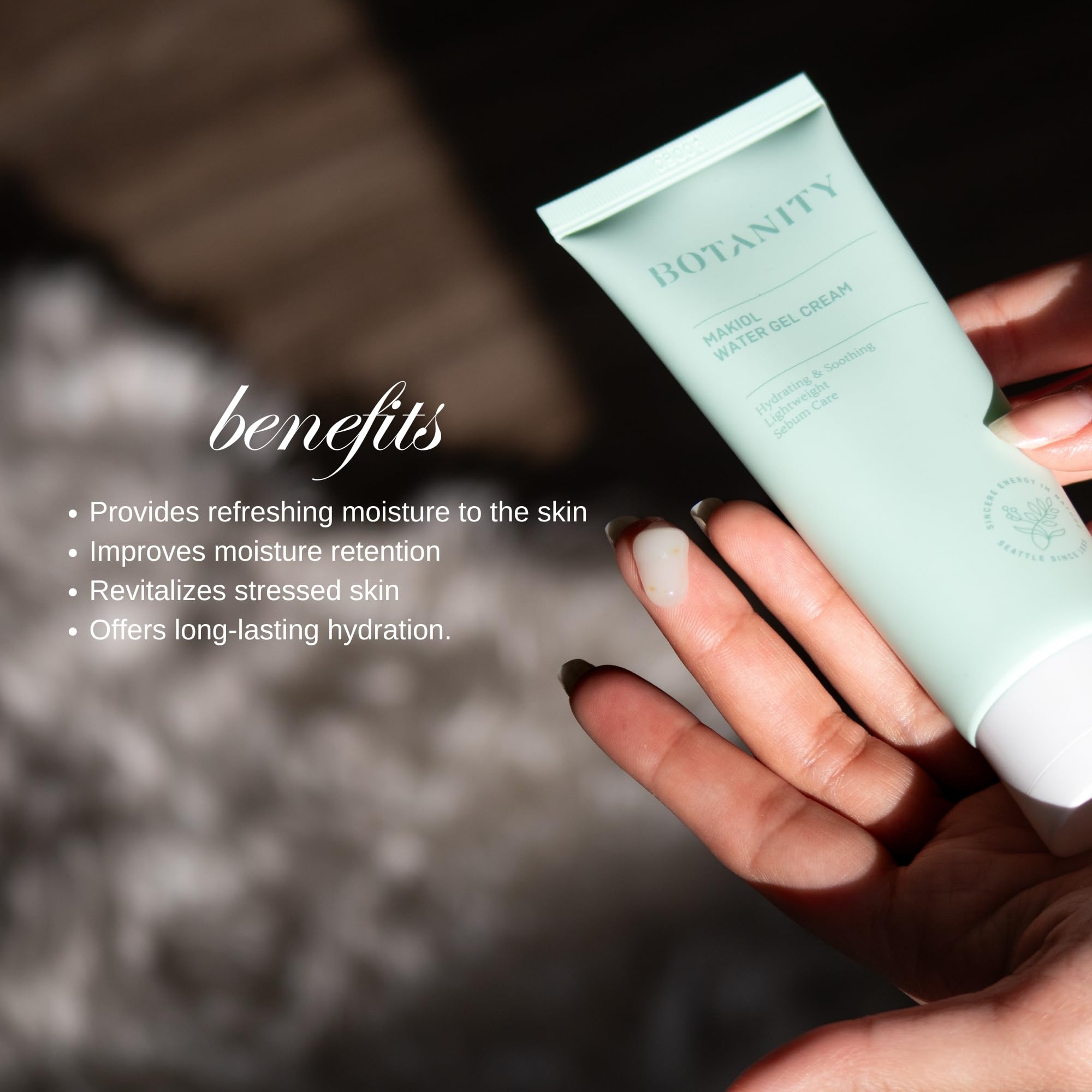 BOTANITY Makiol Water Gel Cream application demonstrating lightweight finish