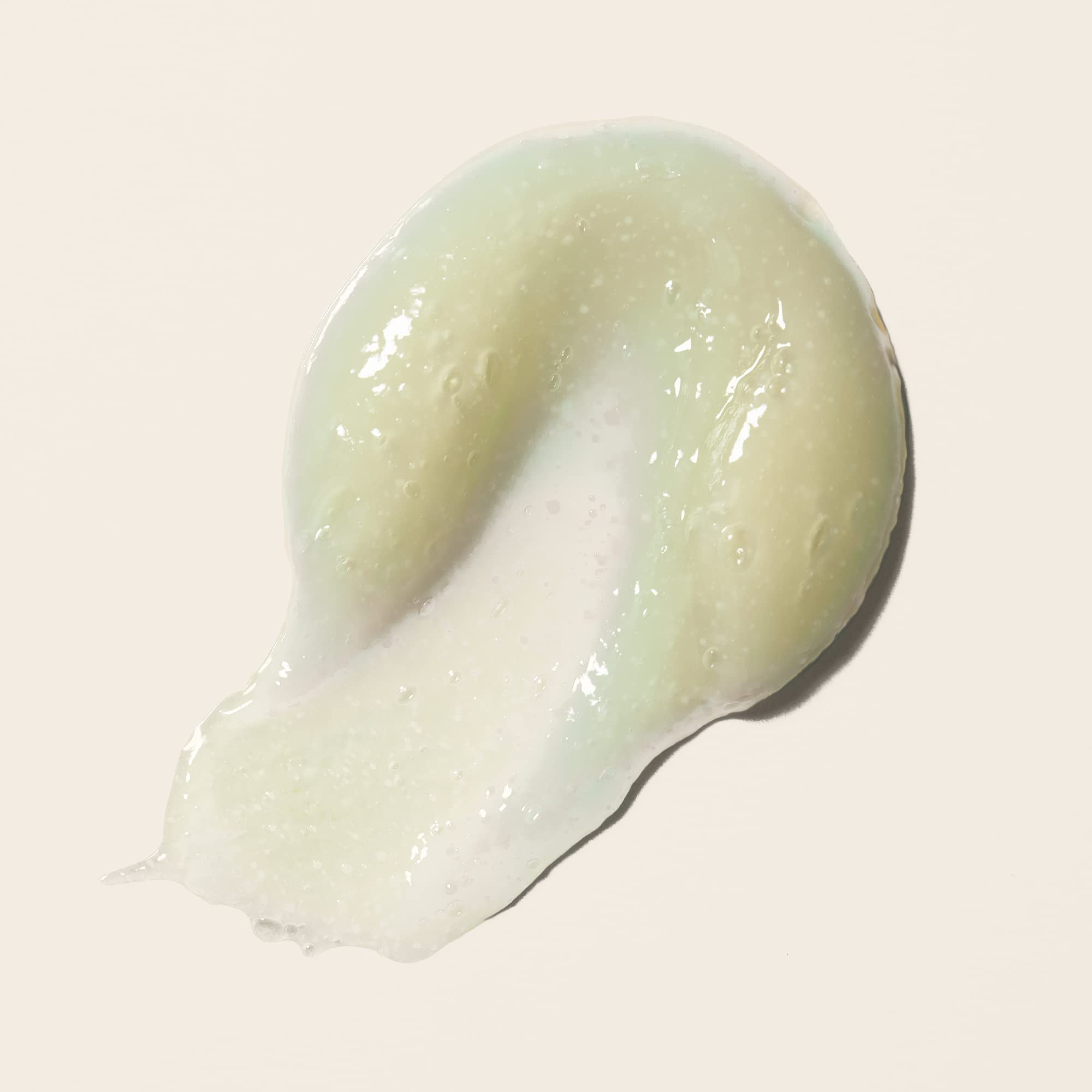 Bouclème refreshing mint and citrus scent close-up indicating a cooling scalp feel.