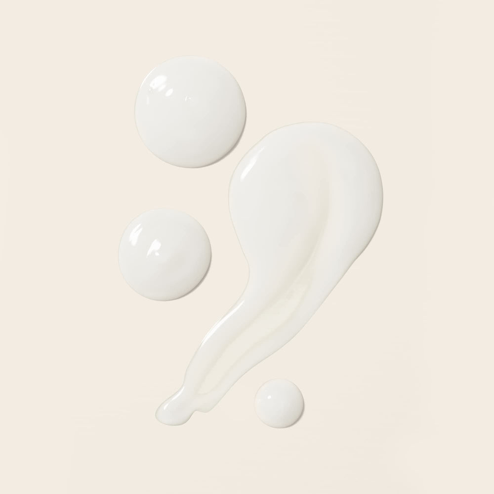 Boucléme Seal + Shield gel delivers a glossy finish and strong hold.