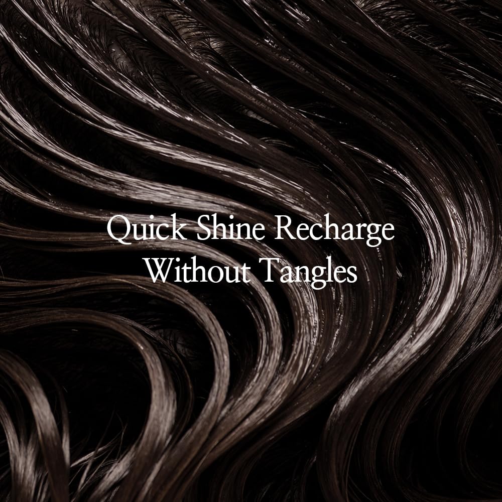 Fragrance close-up conveys long-lasting premium scent