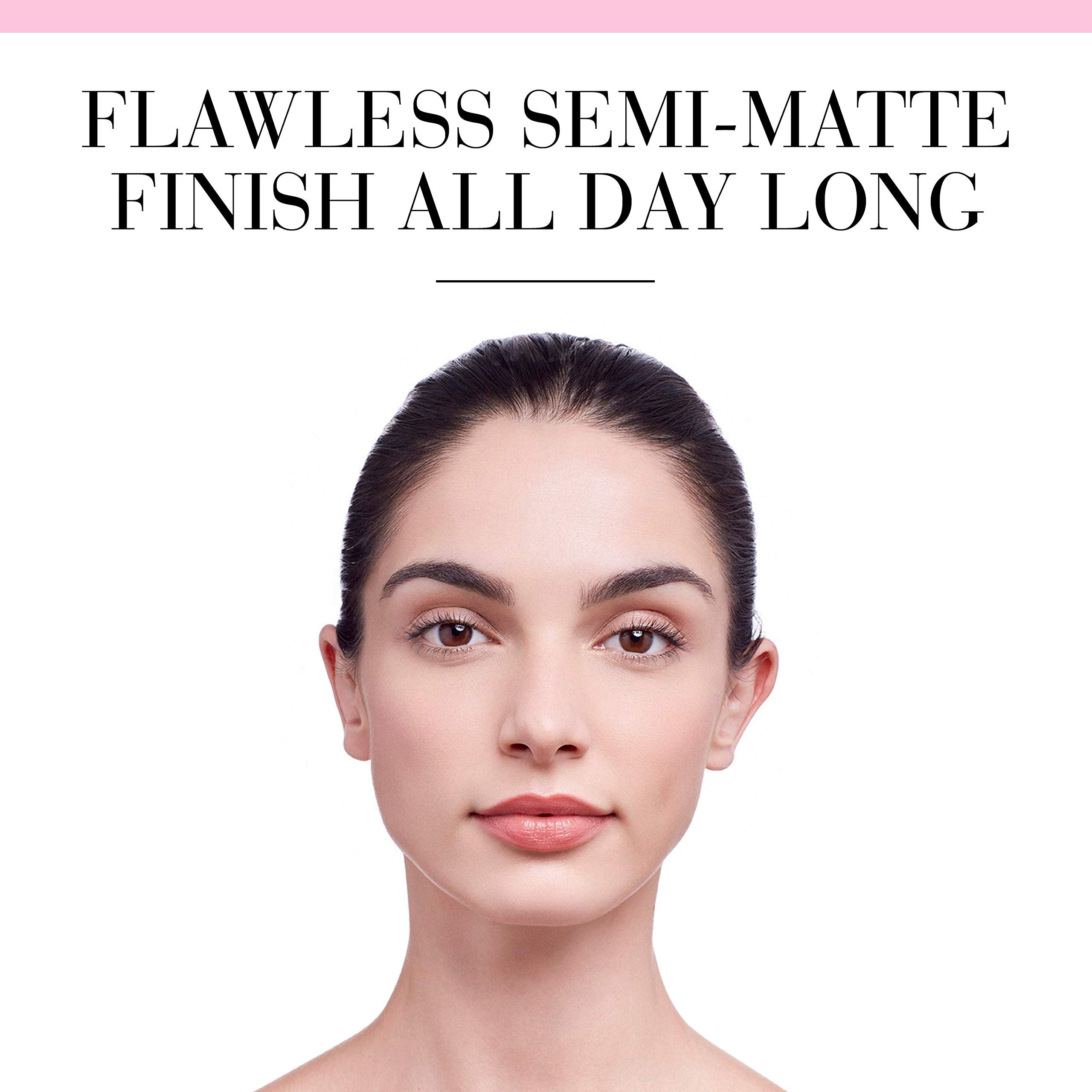 Bourjois Always Fabulous 24H semi-matte-texture close-up for natural skin look.