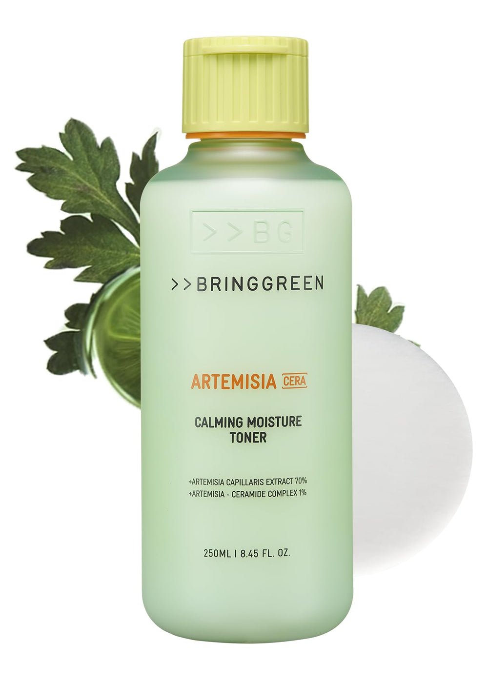 BRING GREEN Artemisia Toner bottle pour demonstrates refreshing hydration for daily skincare.