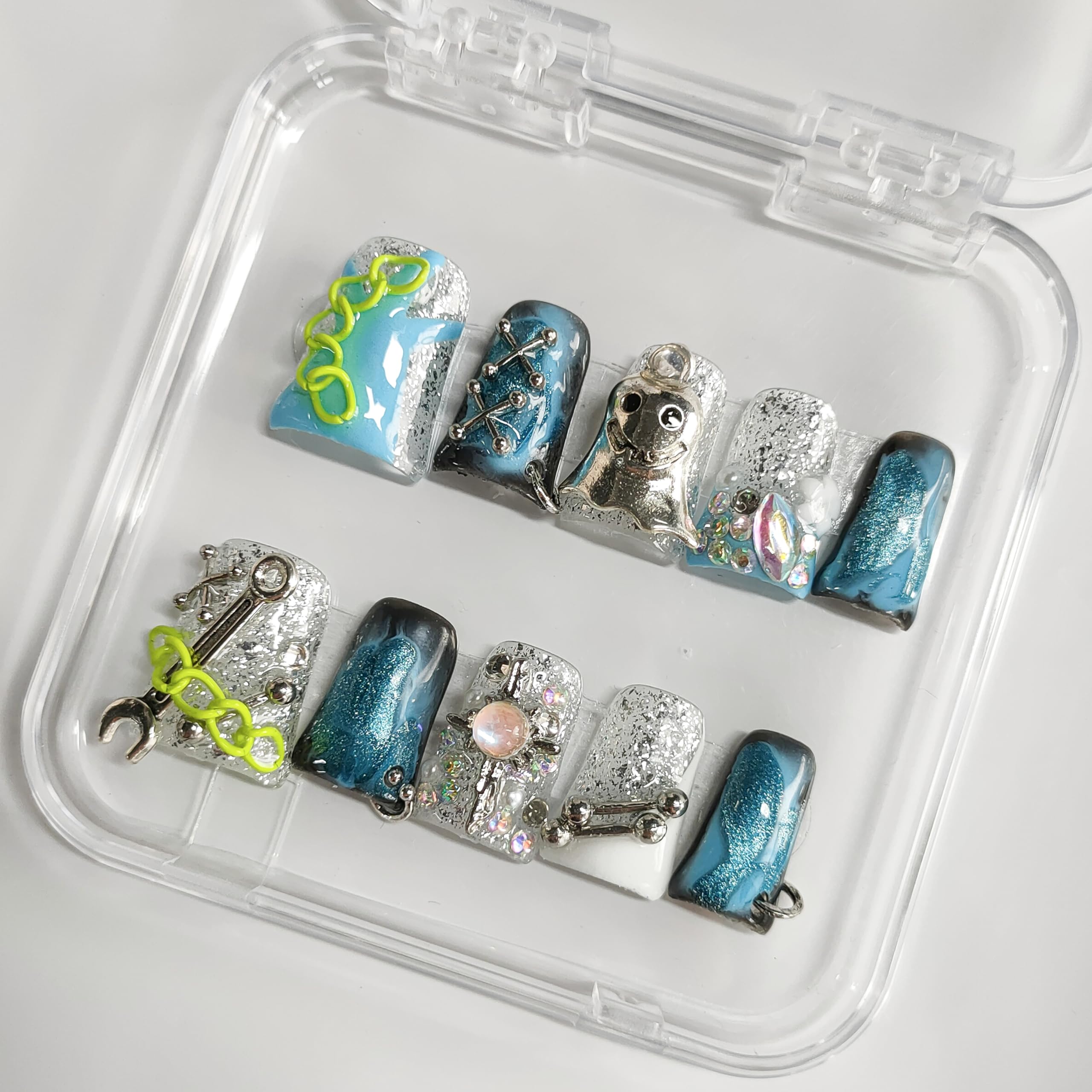 BRKYKGK durable press-on nails resist chips for versatile daily or party use.