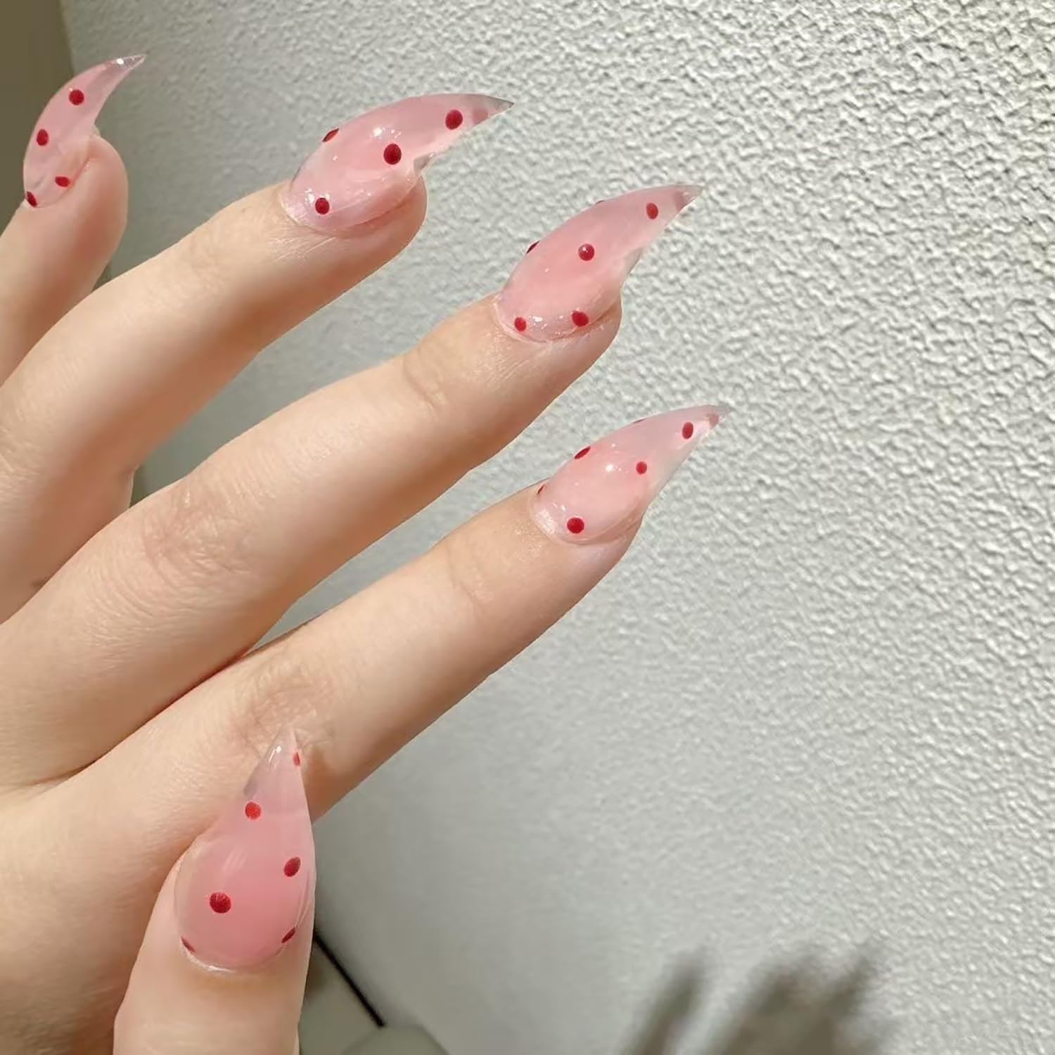 BRKYKGK handmade press-on nails in medium stiletto eagle claw shape for quick glam.