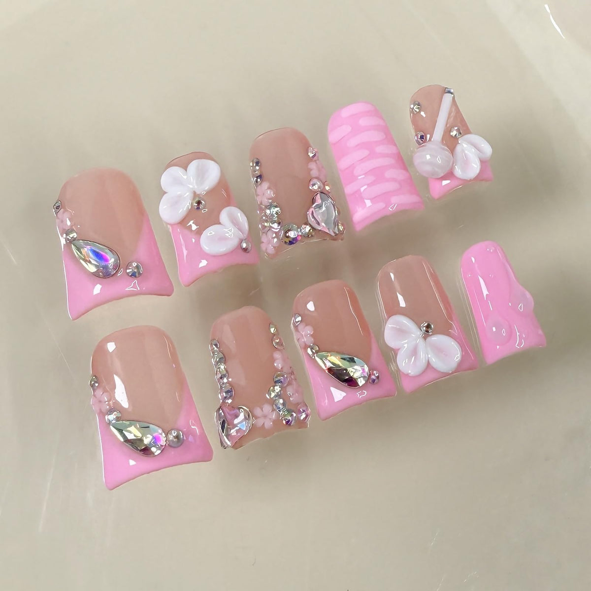 BRKYKGK short duck nails with 3D floral design for quick manicures