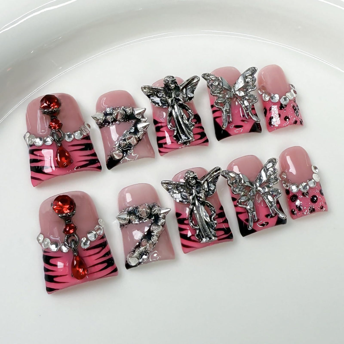 BRKYKGK short duck nails with pink tips and spikes for bold daily glam