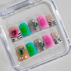 BRKYKGK water drop design adds subtle shine to nails
