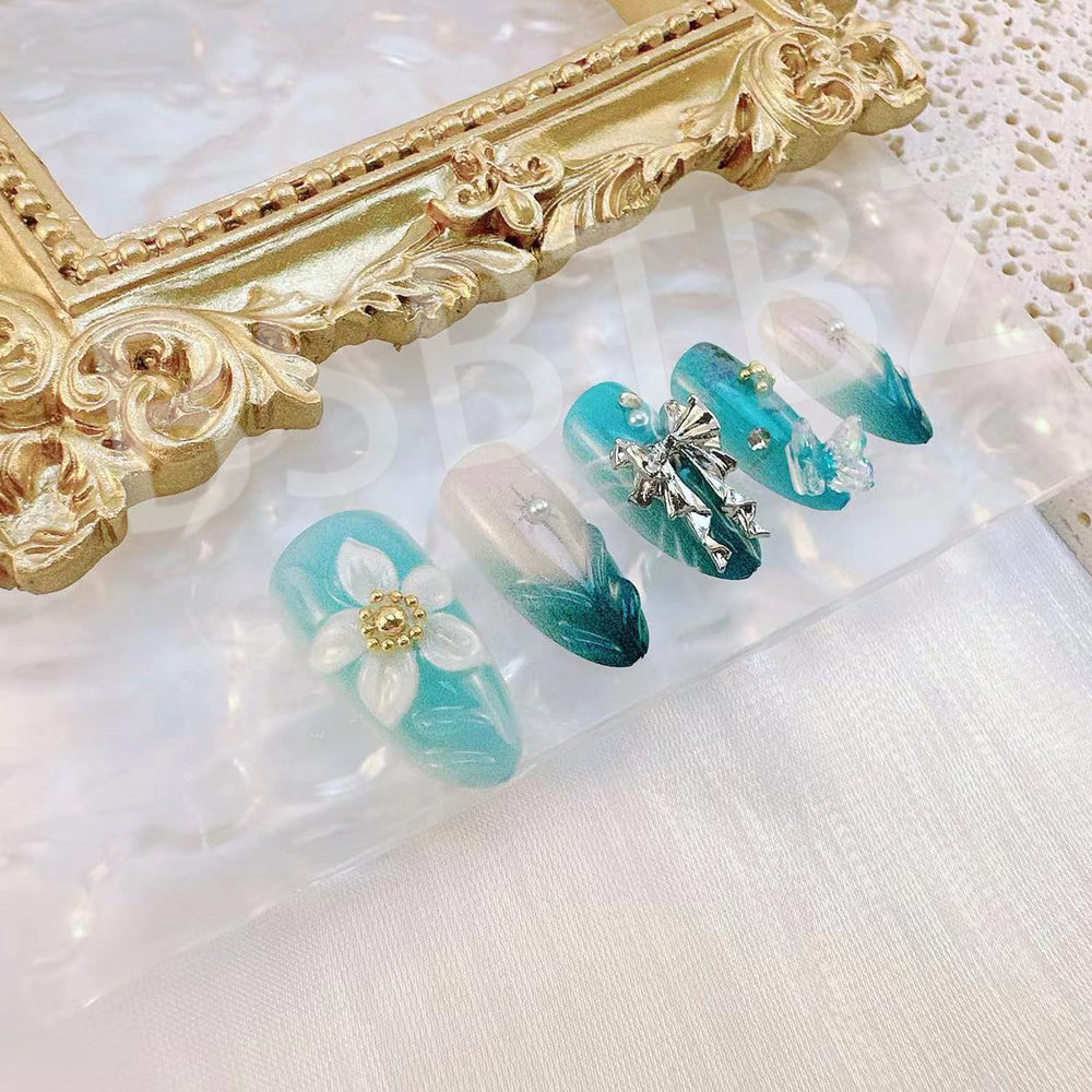 BSBTBZ adhesive nail tabs aid quick, damage-free application.