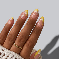 BTArtbox Daisy glue-on nails application area highlighting simple, quick DIY use