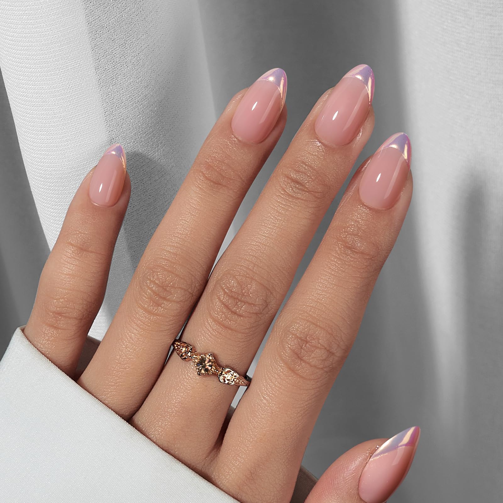 BTArtbox Durable gel finish for longer-lasting nails
