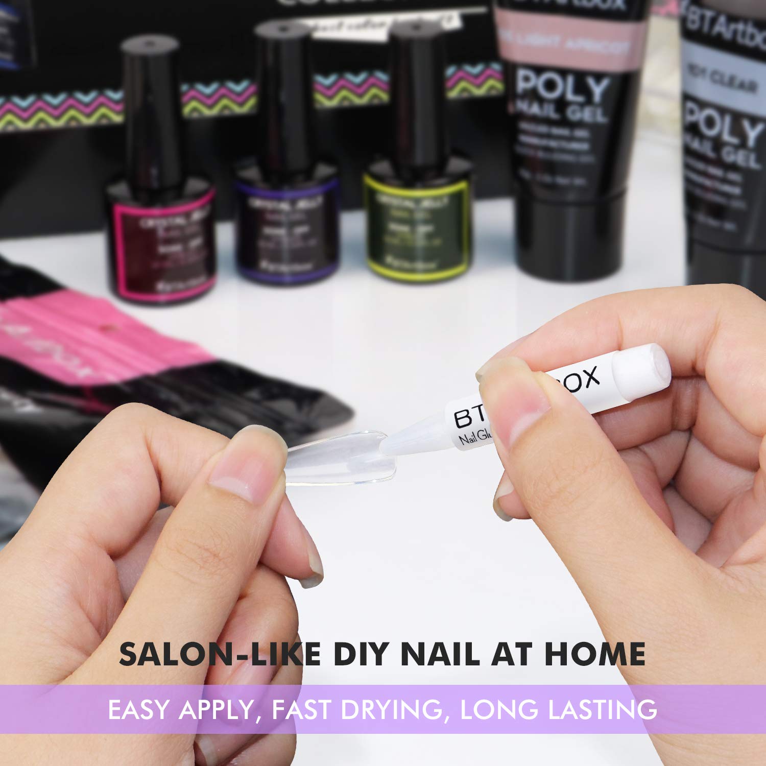 BTArtbox adhesive helps apply tips and decorations on natural or artificial nails.
