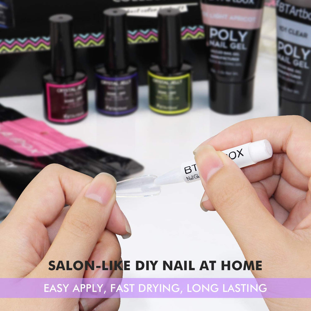 BTArtbox adhesive helps apply tips and decorations on natural or artificial nails.