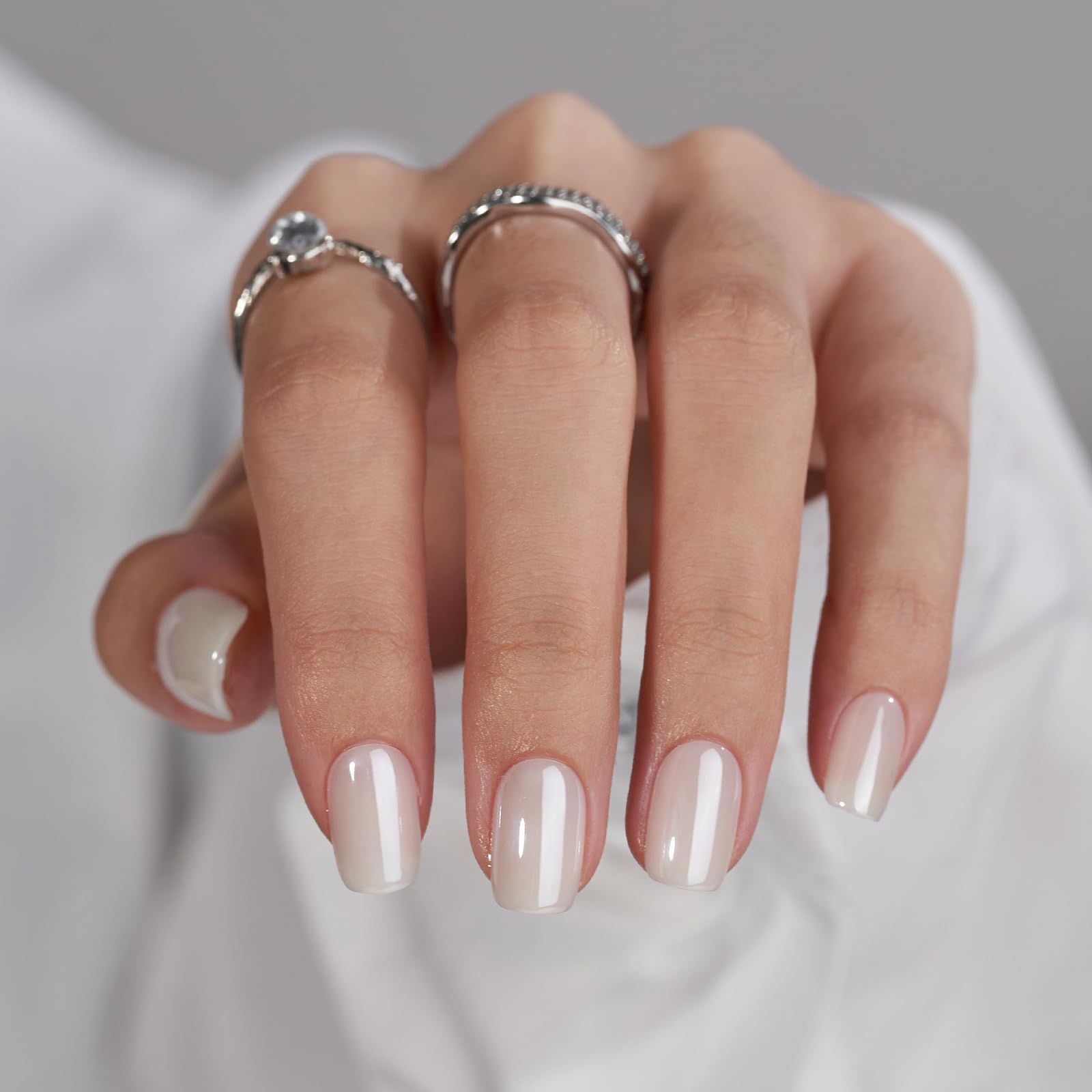 BTArtbox Vanilla Glazed press-on nails close-up, salon-like gel finish for easy daily wear.