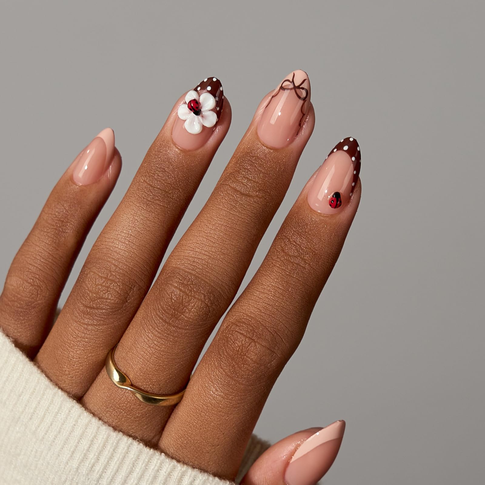 BTArtboxnails kit includes pre-applied primer and basecoat for faster application.