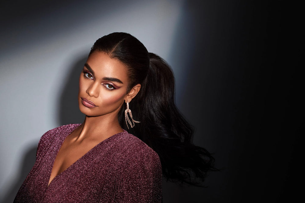 BUXOM Forever Babe wet-dry application enables intensified color payoff.