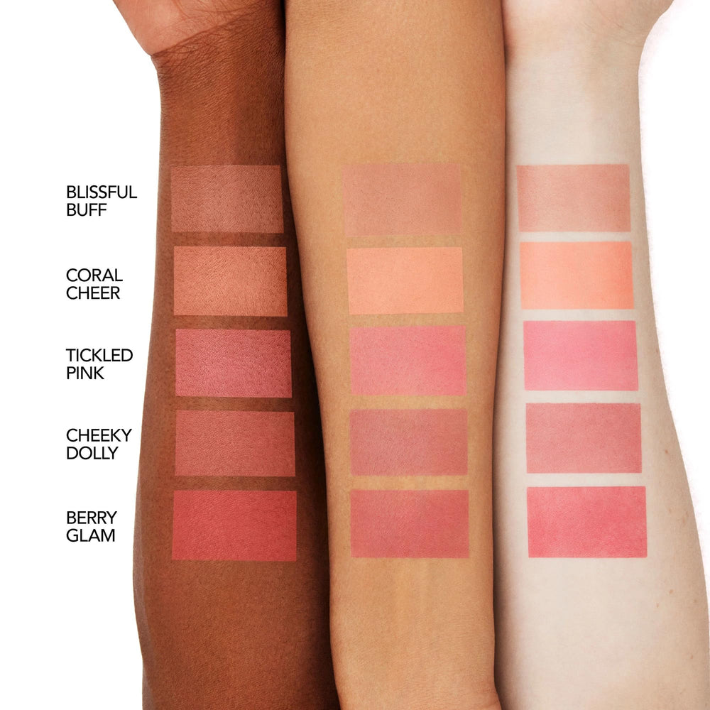 BUXOM Plump Shot in use demonstrates creamy-to-powder texture for layering color