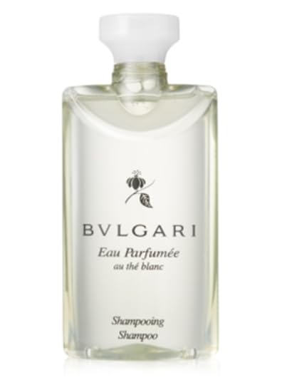 BVLGARI White Tea au the blanc shampoo back view, travel-friendly six-bottle set