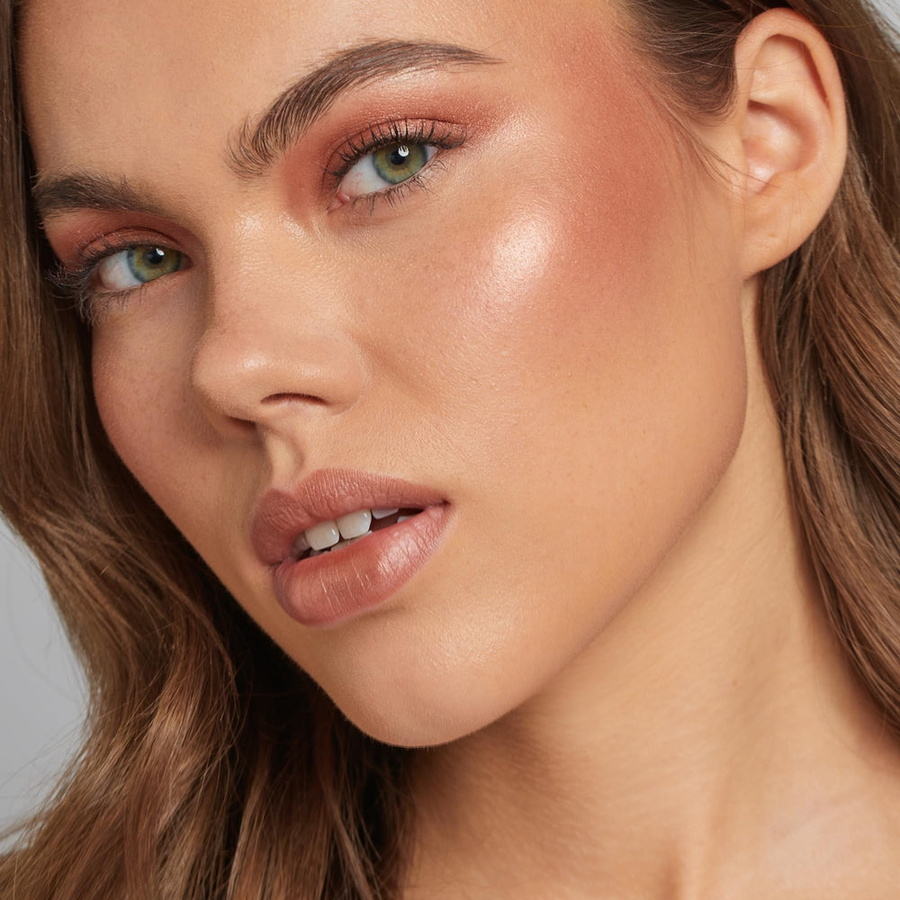 Close-up showing the gel-to-powder texture of By Terry Starlight Glow CC Highlighter