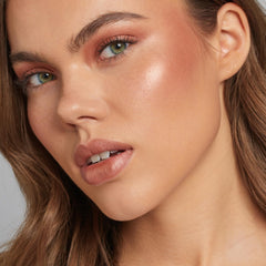 Close-up showing the gel-to-powder texture of By Terry Starlight Glow CC Highlighter