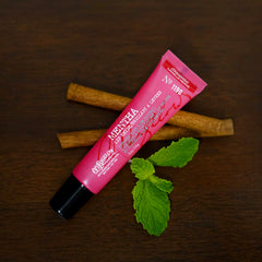 Cooling peppermint and cinnamon aroma enhances daily lip care routine