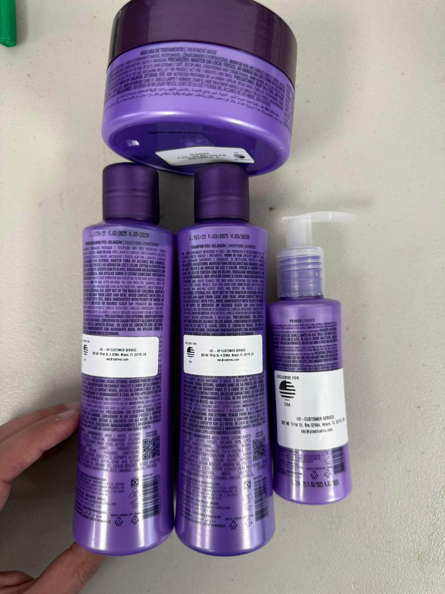 CADIVEU Plastica Dos Fios smoothing conditioner bottle delivering smooth detangling.