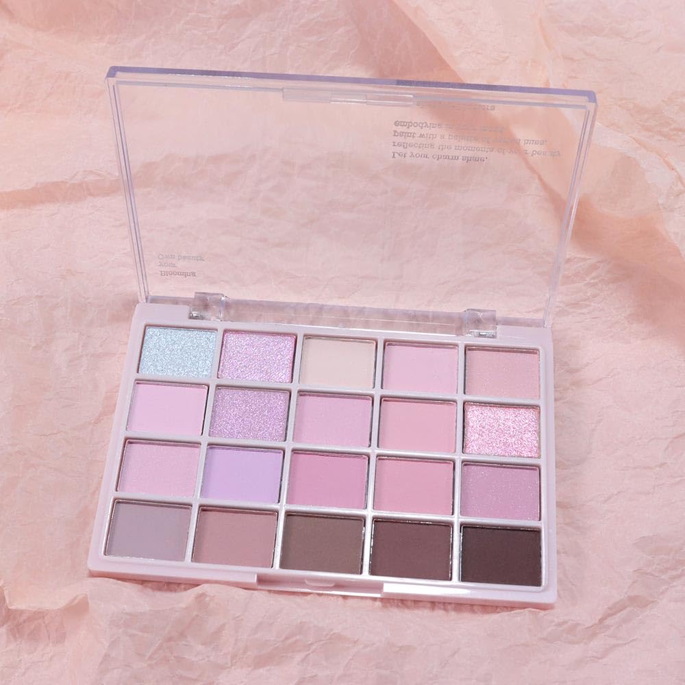 CAKAILA gift-ready palette for beauty lovers