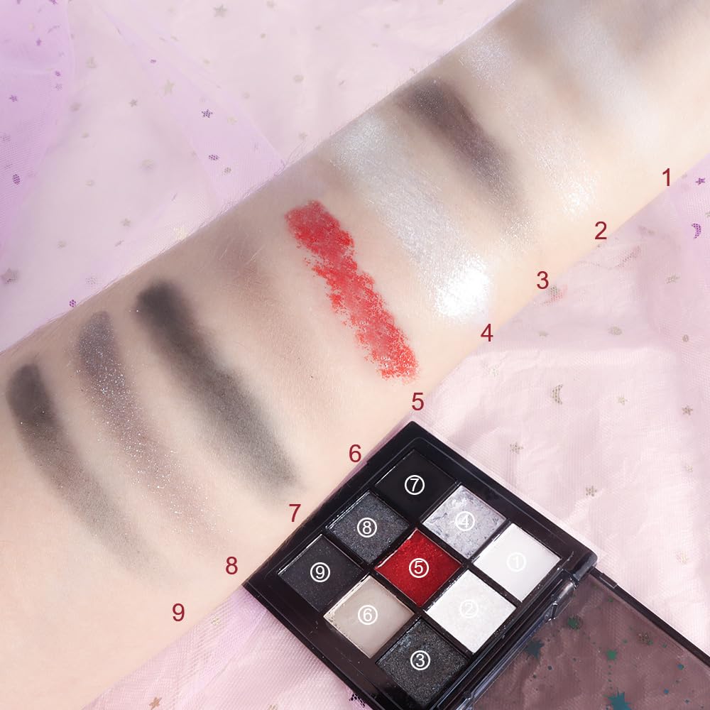 CAKAILA application on eyelid with brush demonstrates smooth blending