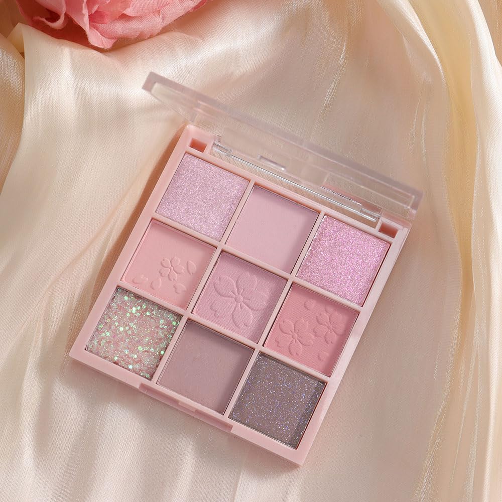 CAKAILA travel-friendly eyeshadow compact ideal for on-the-go touch-ups.