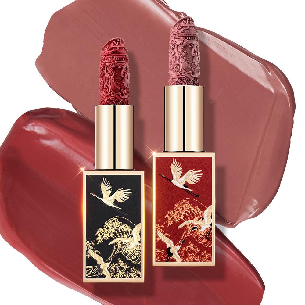 Catkin Moist Lipstick set swatch showing rich pigment and smooth texture for bold lips