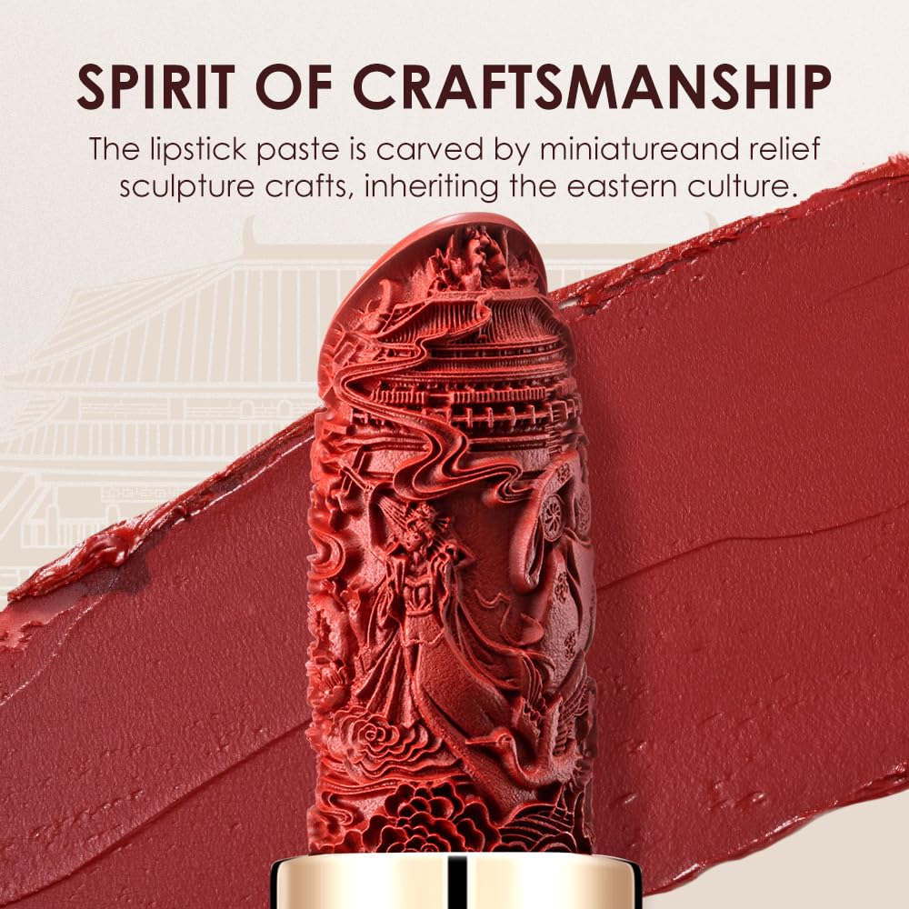 Catkin Moist Lipstick enriched with Vitamin E and avocado oil hydrates lips during wear