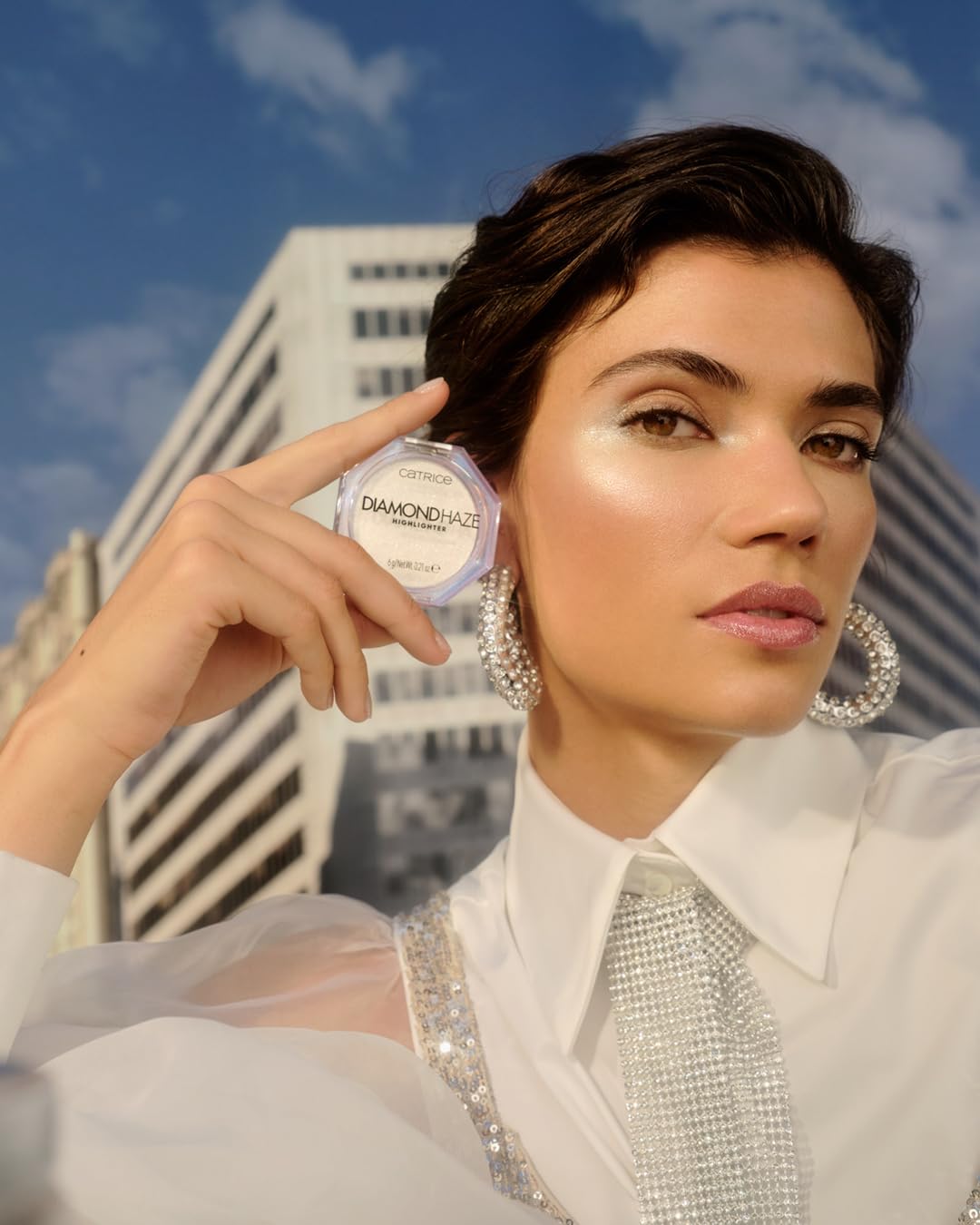 Catrice Diamond Haze Highlighter collarbone highlight for radiant definition