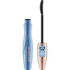 Catrice Glam & Doll mascara wand enables precise application for curled, voluminous lashes.