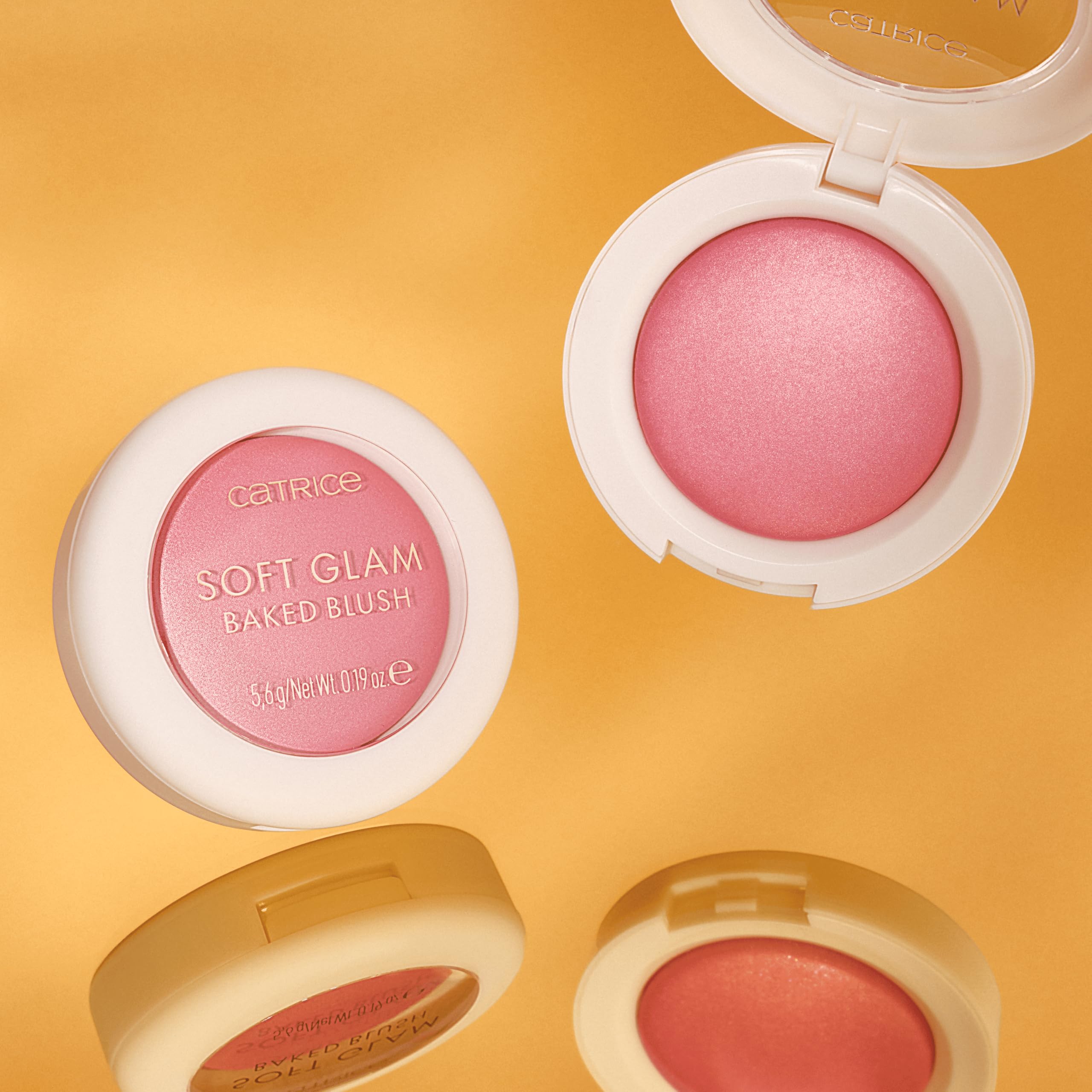 Swirl and blend on the skin to achieve a natural glow