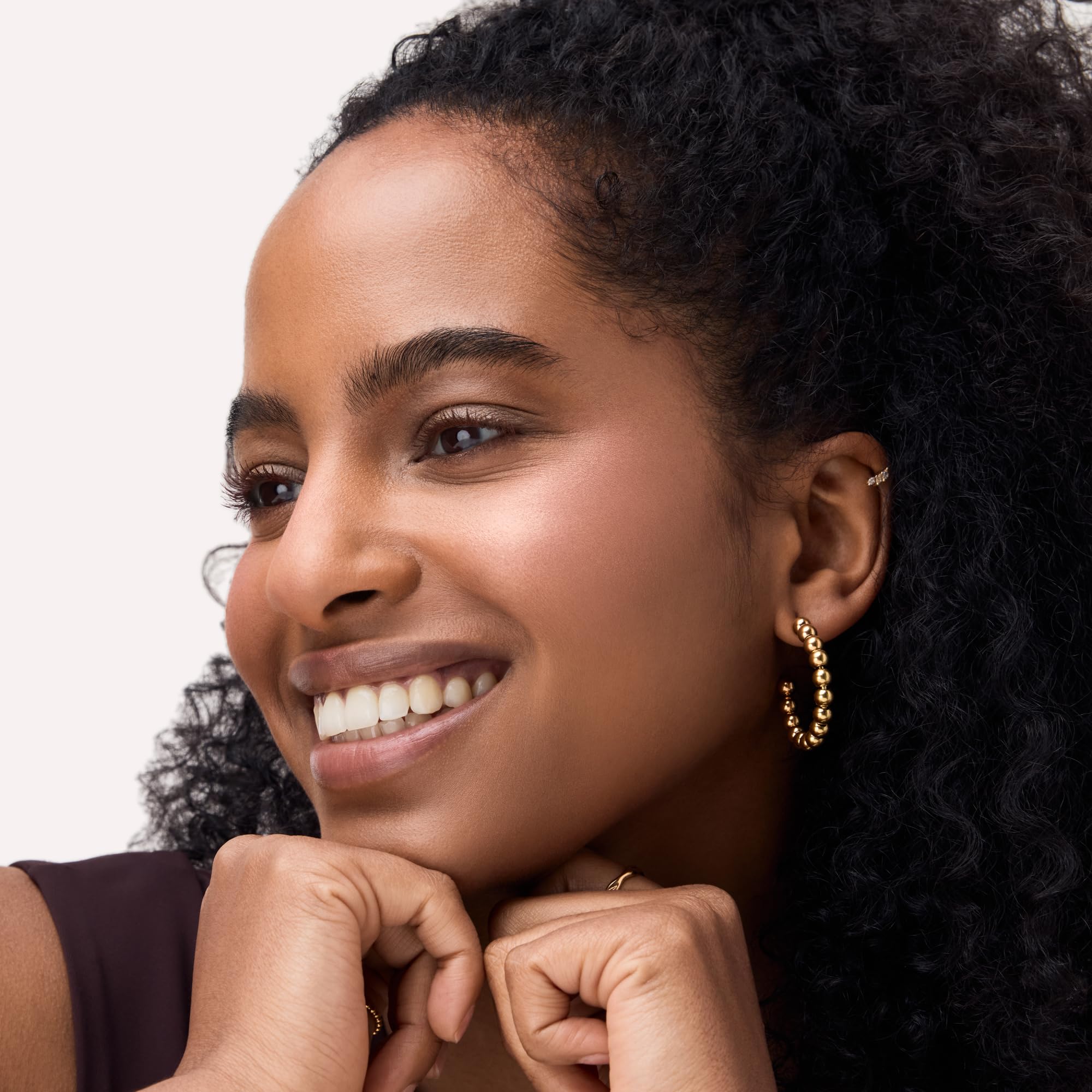 Apply with a brush for a soft sculpted look