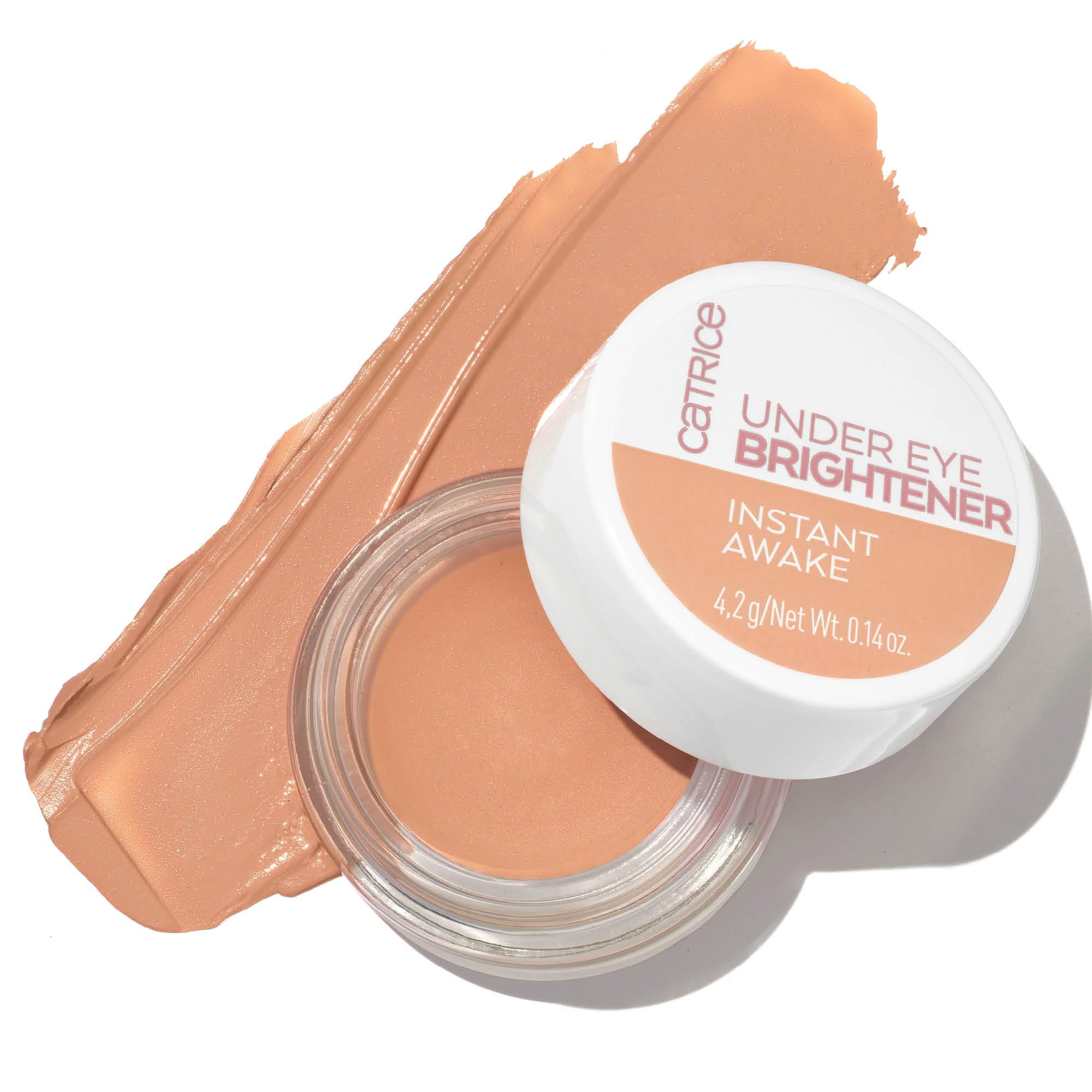 Applying Catrice Under Eye Brightener with finger for easy blend